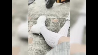 Haciendo Travesuras con mis DOS Compañeras en un patio del Colegio #2
